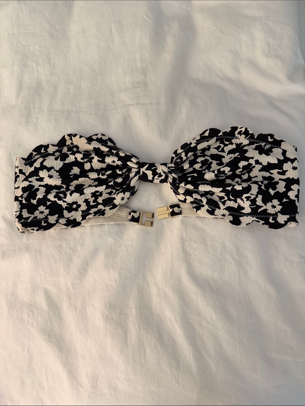 Marysia Mott Bikini Top in Black and White Hibiscus Print
